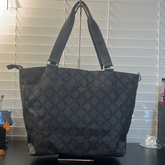 Baggallini Travel bag in excellent preowned condition, like new - Picture 6 of 15